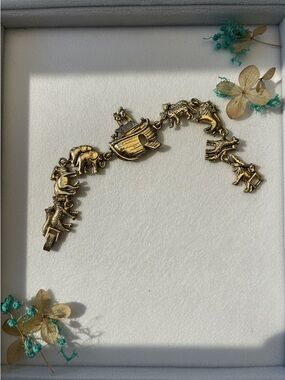 Noah’s Ark Vintage Bracelet | 70s/80s Gold‑Tone Jewelry